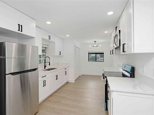 610 NW 38th Ct, Deerfield Beach FL 33064