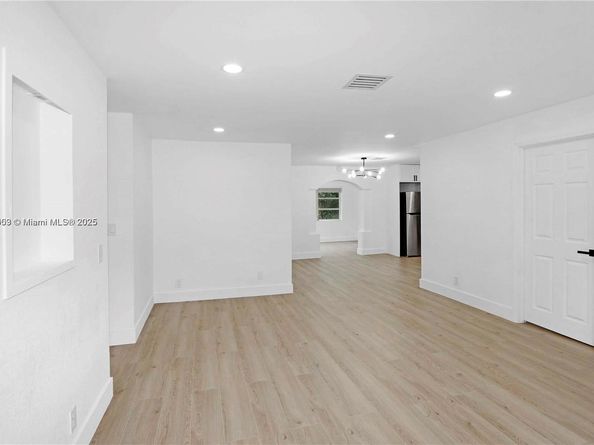 610 NW 38th Ct, Deerfield Beach FL 33064
