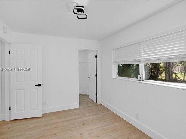 610 NW 38th Ct, Deerfield Beach FL 33064