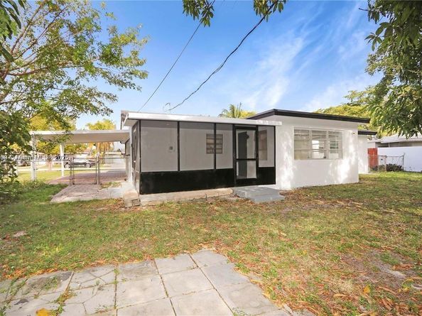 610 NW 38th Ct, Deerfield Beach FL 33064