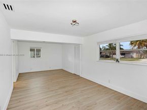610 NW 38th Ct, Deerfield Beach FL 33064