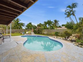424 SW 7th Ave, Boynton Beach FL 33435