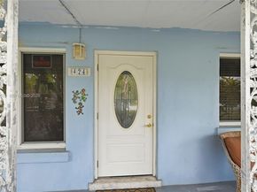 424 SW 7th Ave, Boynton Beach FL 33435