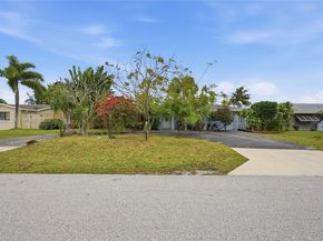 424 SW 7th Ave, Boynton Beach FL 33435