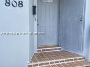 808 NW 75th St, Miami FL 33150