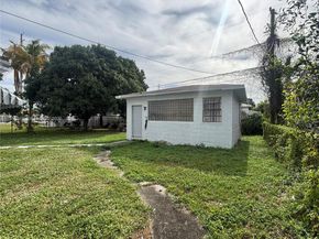 808 NW 75th St, Miami FL 33150