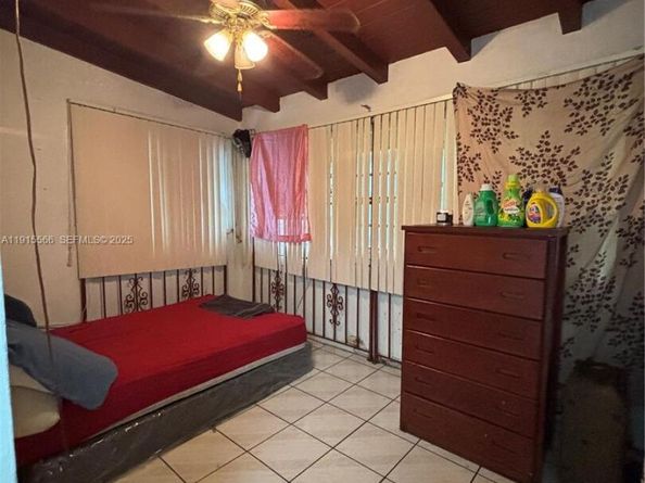 808 NW 75th St, Miami FL 33150