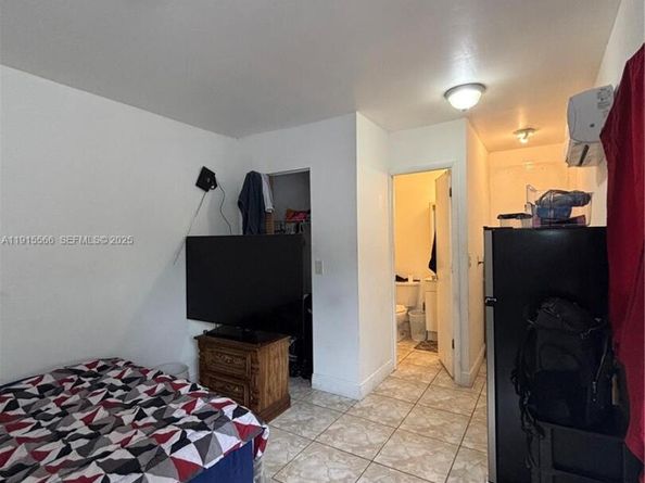 808 NW 75th St, Miami FL 33150