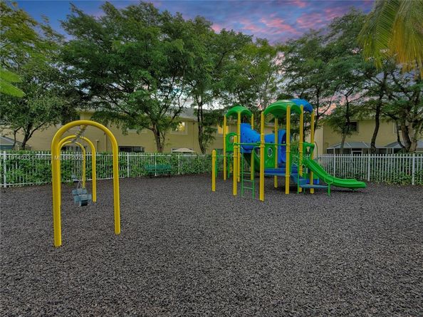 2179 Hacienda Ter, Weston FL 33327