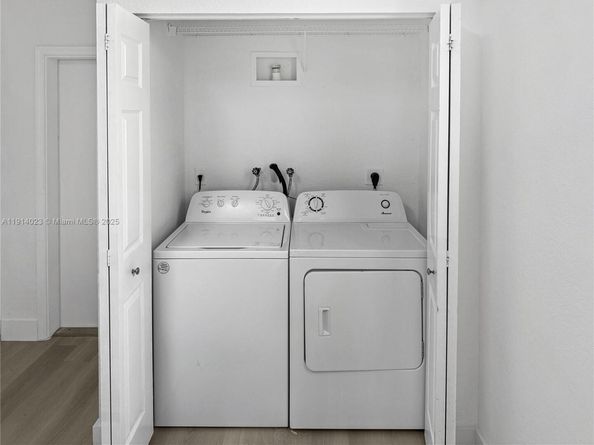 2179 Hacienda Ter, Weston FL 33327