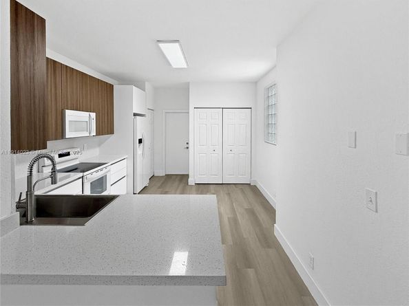 2179 Hacienda Ter, Weston FL 33327