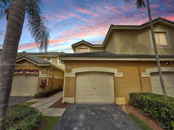 2179 Hacienda Ter, Weston FL 33327