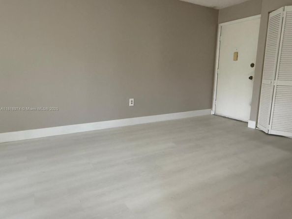 870 NW 87th Ave 310, Miami FL 33172