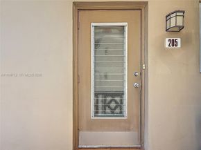 5001 NW 34th St 205, Lauderdale Lakes FL 33319