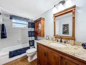 5001 NW 34th St 205, Lauderdale Lakes FL 33319