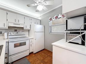 5001 NW 34th St 205, Lauderdale Lakes FL 33319