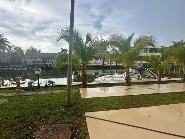 2935 NE 163rd ST 3P, North Miami Beach FL 33160