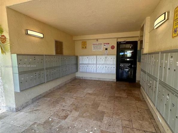 2935 NE 163rd ST 3P, North Miami Beach FL 33160