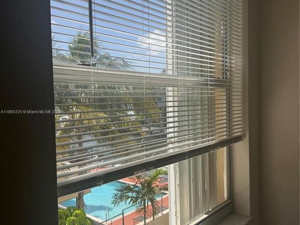 2935 NE 163rd ST 3P, North Miami Beach FL 33160