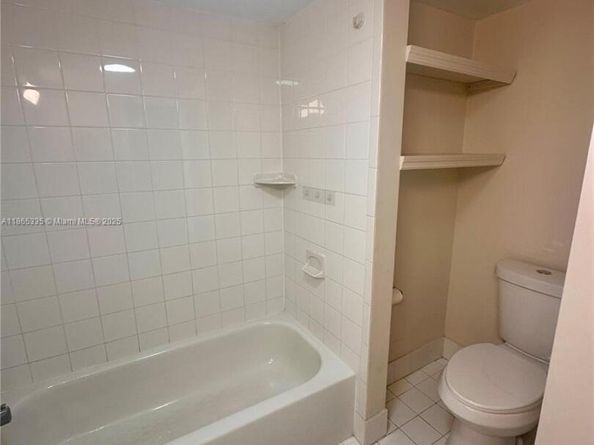 2935 NE 163rd ST 3P, North Miami Beach FL 33160