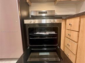2935 NE 163rd ST 3P, North Miami Beach FL 33160