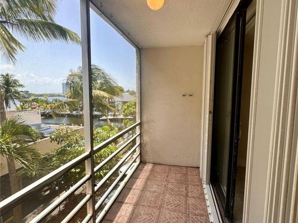 2935 NE 163rd ST 3P, North Miami Beach FL 33160