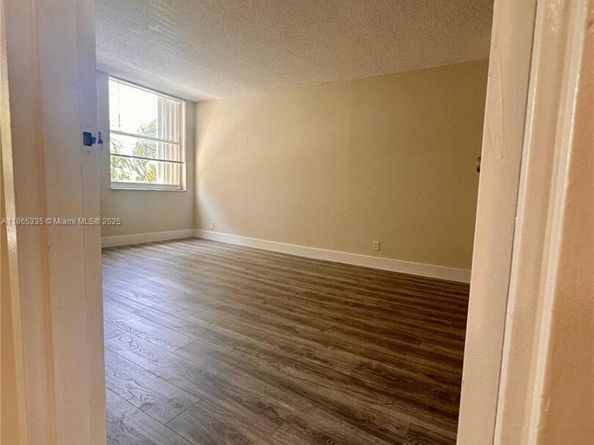 2935 NE 163rd ST 3P, North Miami Beach FL 33160