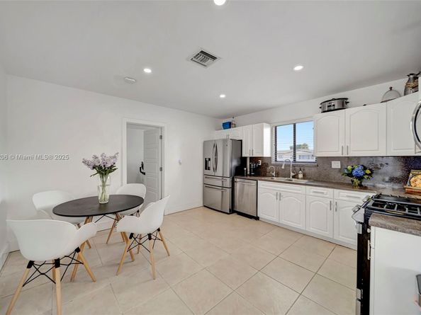 8340 NW 178th St, Hialeah FL 33015