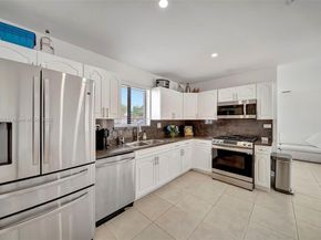 8340 NW 178th St, Hialeah FL 33015