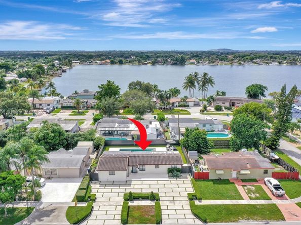 8340 NW 178th St, Hialeah FL 33015
