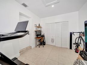8340 NW 178th St, Hialeah FL 33015