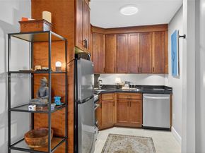 2445 Lake Pancoast Dr 4, Miami Beach FL 33140