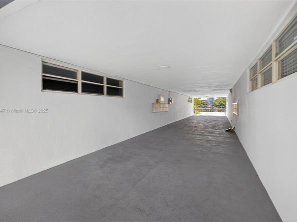 2445 Lake Pancoast Dr 4, Miami Beach FL 33140