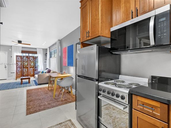 2445 Lake Pancoast Dr 4, Miami Beach FL 33140