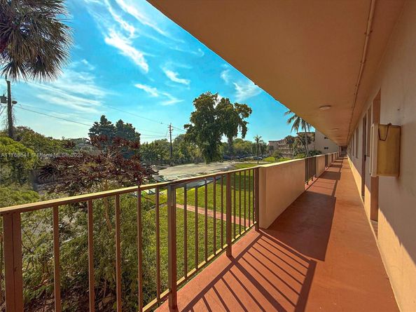 1103 NW 58th Ter 224, Sunrise FL 33313