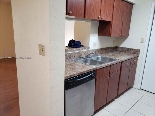 949 Riverside Dr 427, Coral Springs FL 33071