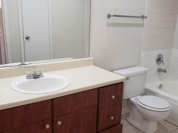 949 Riverside Dr 427, Coral Springs FL 33071