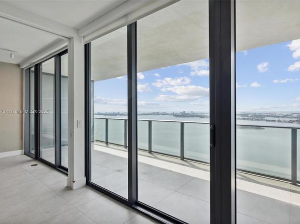 650 NE 32nd St 4203, Miami FL 33137