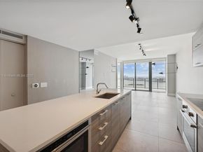 650 NE 32nd St 4203, Miami FL 33137