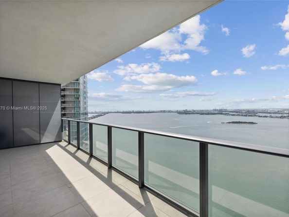 650 NE 32nd St 4203, Miami FL 33137