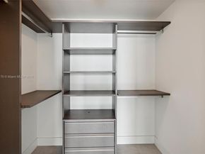 650 NE 32nd St 4203, Miami FL 33137