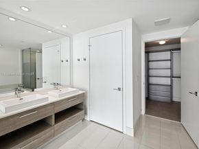 650 NE 32nd St 4203, Miami FL 33137
