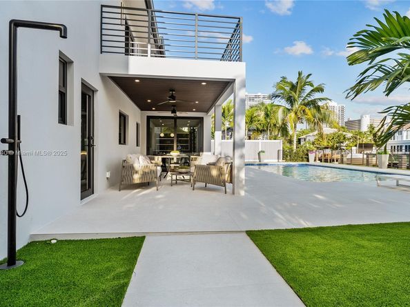 3224 NE 42nd Ct, Fort Lauderdale FL 33308