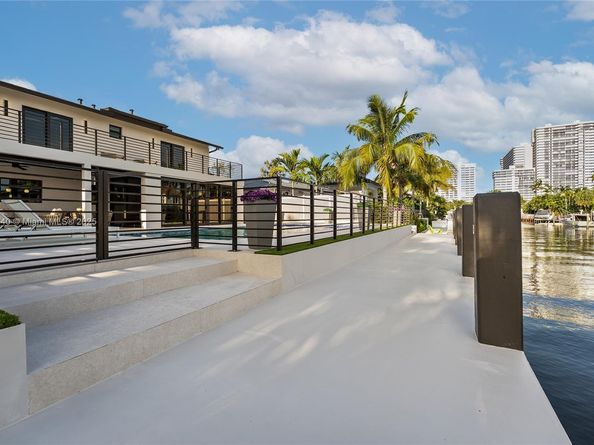 3224 NE 42nd Ct, Fort Lauderdale FL 33308