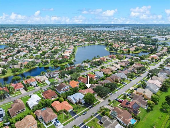 18845 NW 1st St, Pembroke Pines FL 33029