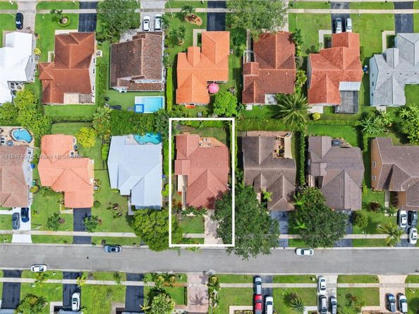 18845 NW 1st St, Pembroke Pines FL 33029