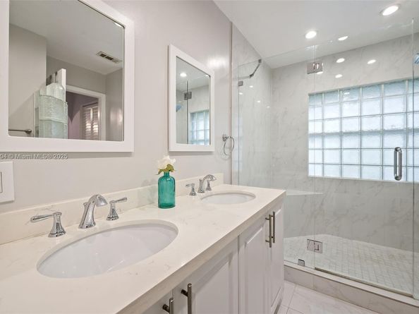 18845 NW 1st St, Pembroke Pines FL 33029