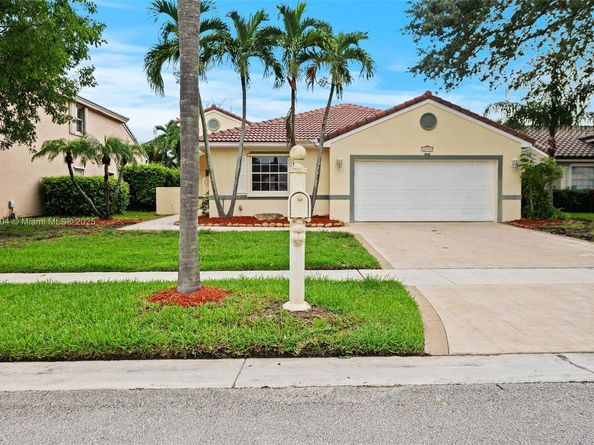 18845 NW 1st St, Pembroke Pines FL 33029