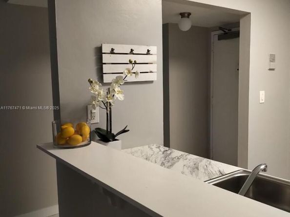 16465 NE 22nd Ave 114, North Miami Beach FL 33160