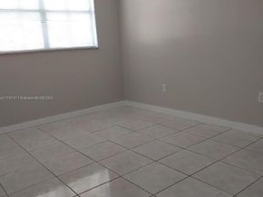 16465 NE 22nd Ave 114, North Miami Beach FL 33160